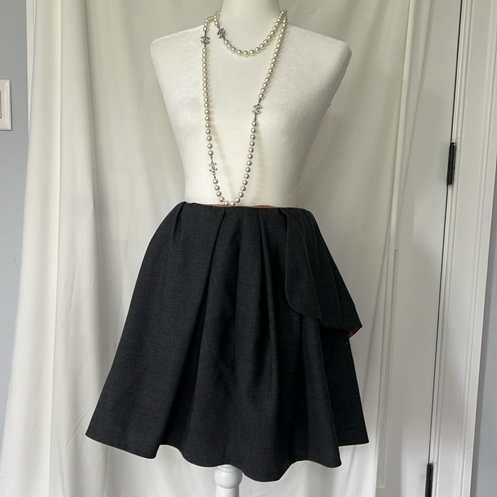 Carven  mid thigh  skirt with contrasting liner